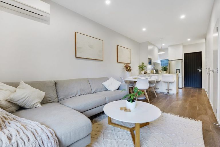 Photo of property in 41 Morihana Close, Glen Eden, Auckland, 0602