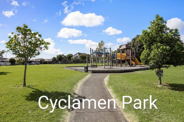 Photo of property in 16 Secoia Crescent, Mangere, Auckland, 2022