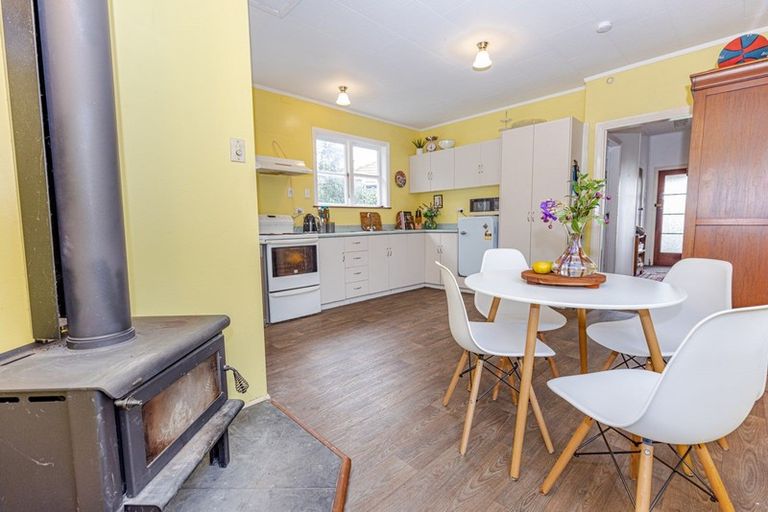 Photo of property in 16 Clapham Place, Whanganui East, Whanganui, 4500