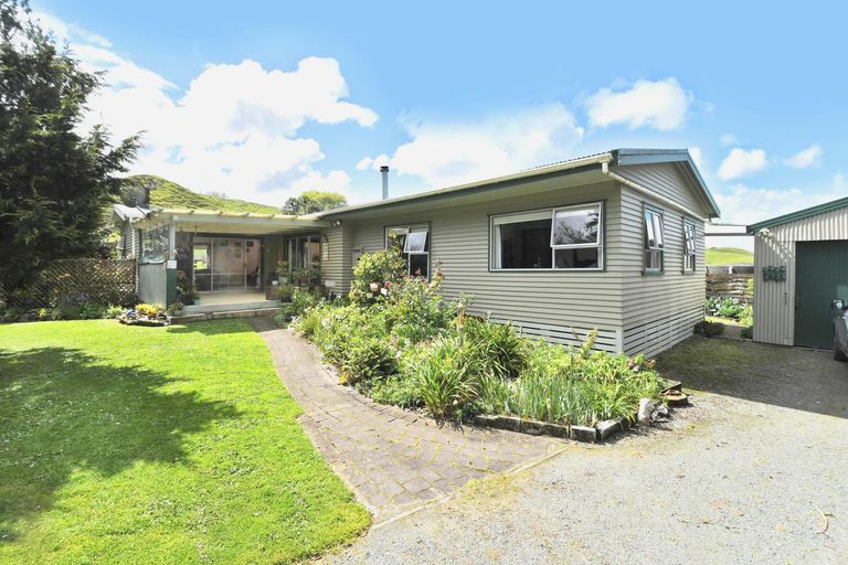 Photo of property in 77 Kaira Road, Kaiwaka, 0573