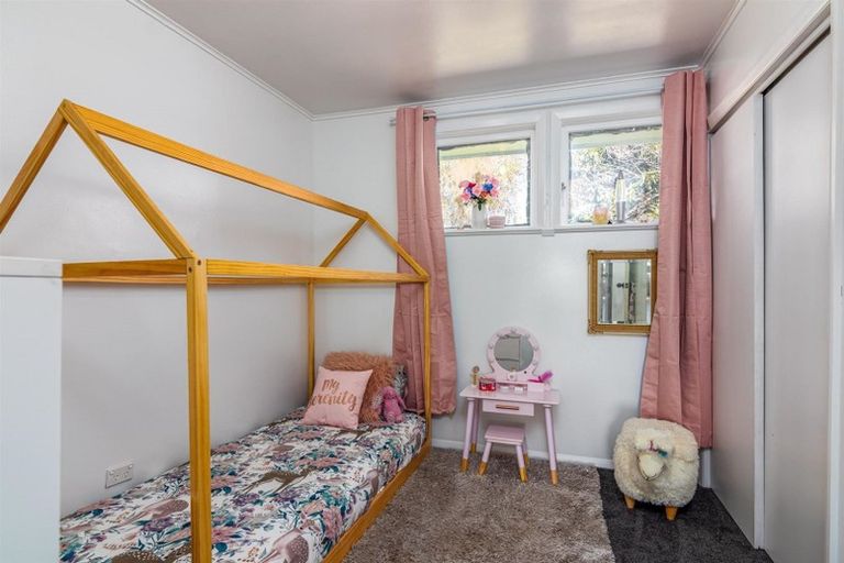 Photo of property in 10 Jones Place, Masterton, 5810