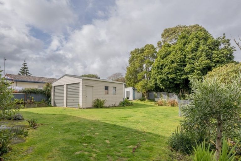 Photo of property in 362 Oxford Street, Levin, 5510