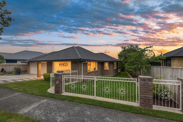Photo of property in 158 Ruapehu Drive, Fitzherbert, Palmerston North, 4410