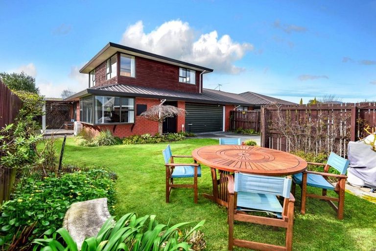 Photo of property in 2/19 Arkwright Place, Halswell, Christchurch, 8025