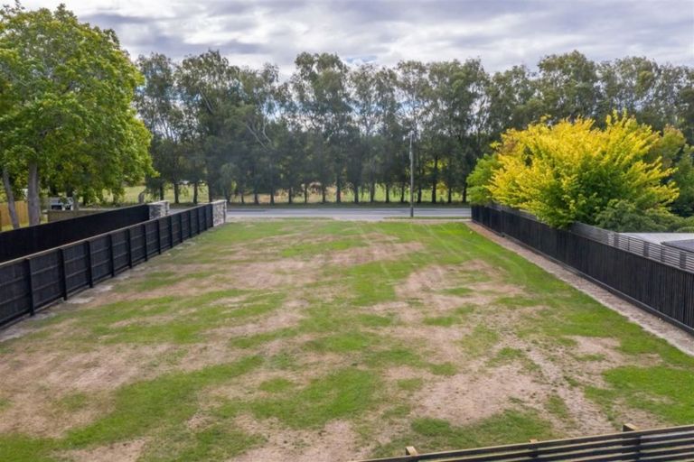 Photo of property in 409 Sawyers Arms Road, Harewood, Christchurch, 8051