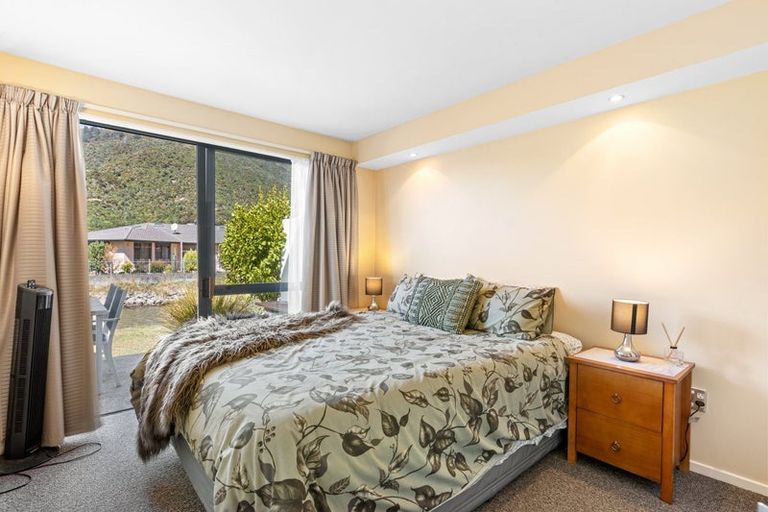 Photo of property in 10/45 Beach Road, Waikawa, Picton, 7220