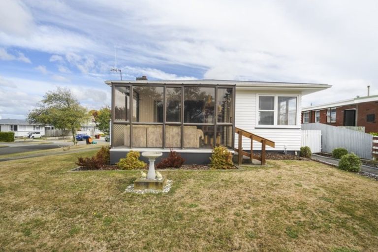 Photo of property in 10 Wairau Place, Kelvin Grove, Palmerston North, 4414