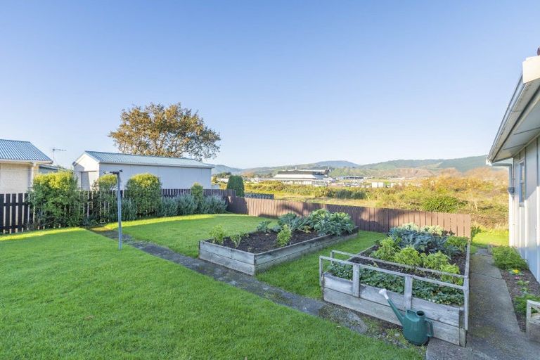 Photo of property in 15 Teoti Street, Paraparaumu Beach, Paraparaumu, 5032