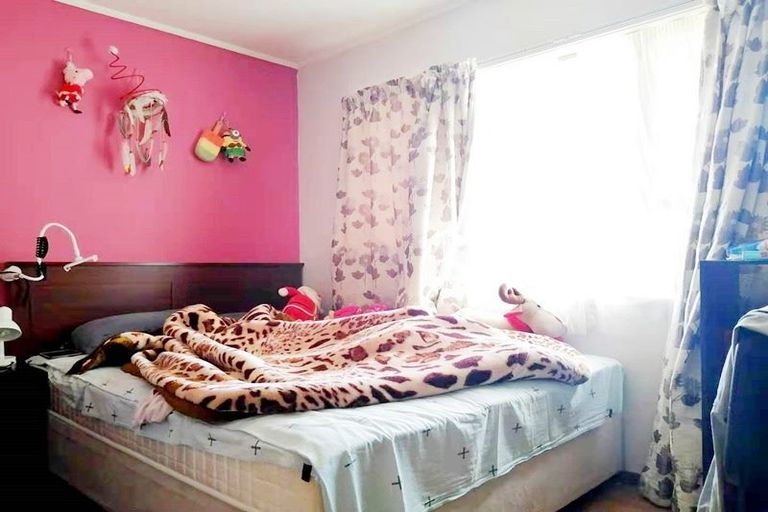 Photo of property in 17 Hurstbourn Priors, Goodwood Heights, Auckland, 2105