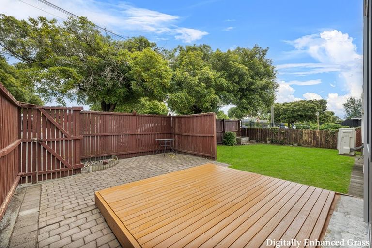 Photo of property in 70 Cutts Road, Russley, Christchurch, 8042