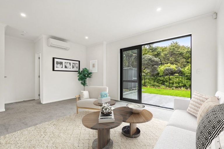 Photo of property in 24 Te Aniwaniwa Terrace, Albany, Auckland, 0632
