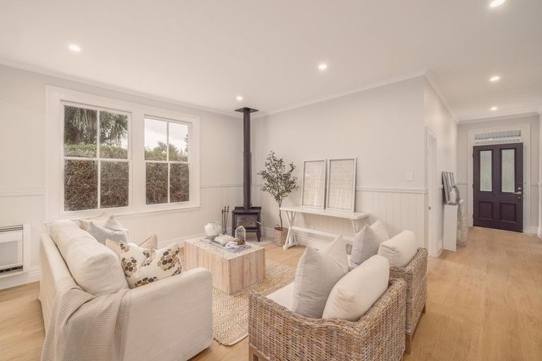 Photo of property in 37 Port Hills Road, Heathcote Valley, Christchurch, 8022