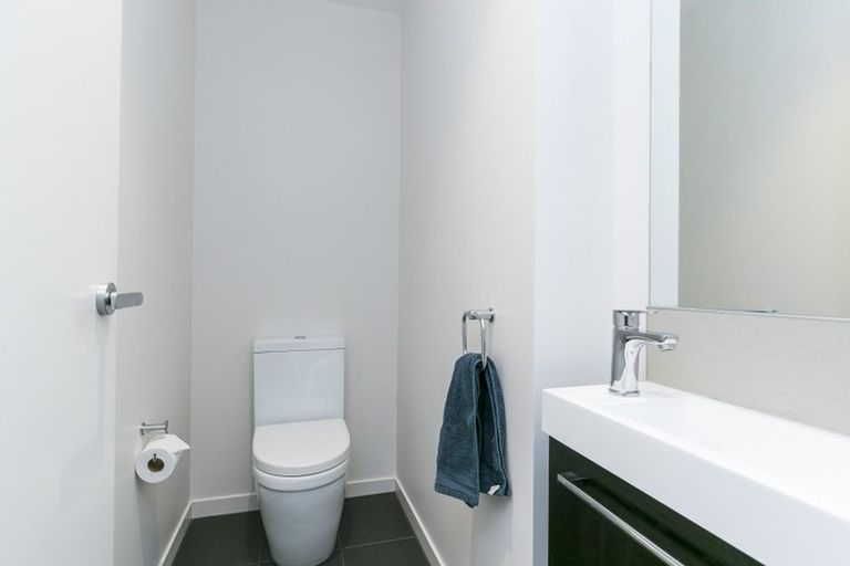 Photo of property in 11/6 Oswald Crescent, Paparangi, Wellington, 6037