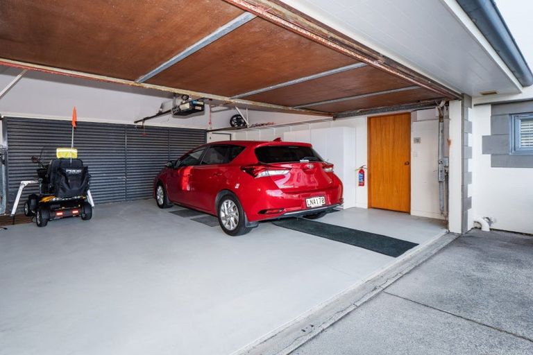 Photo of property in 24 Oceanbeach Road, Mount Maunganui, 3116