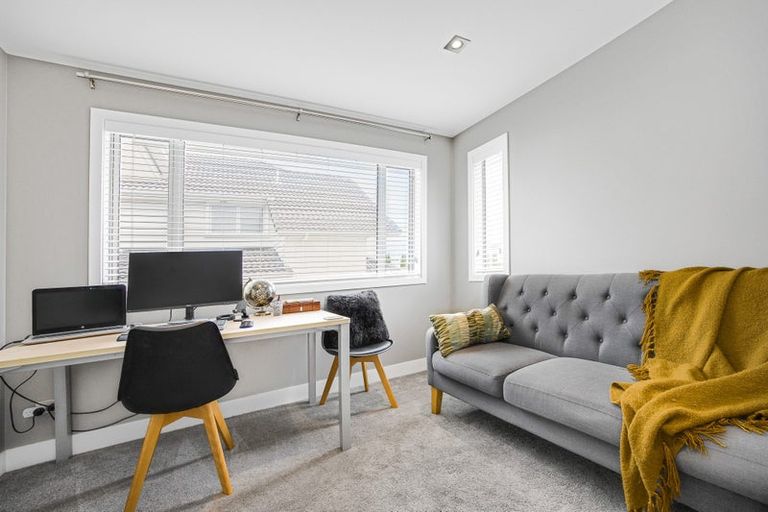 Photo of property in 28b Bluefin Way, West Harbour, Auckland, 0618