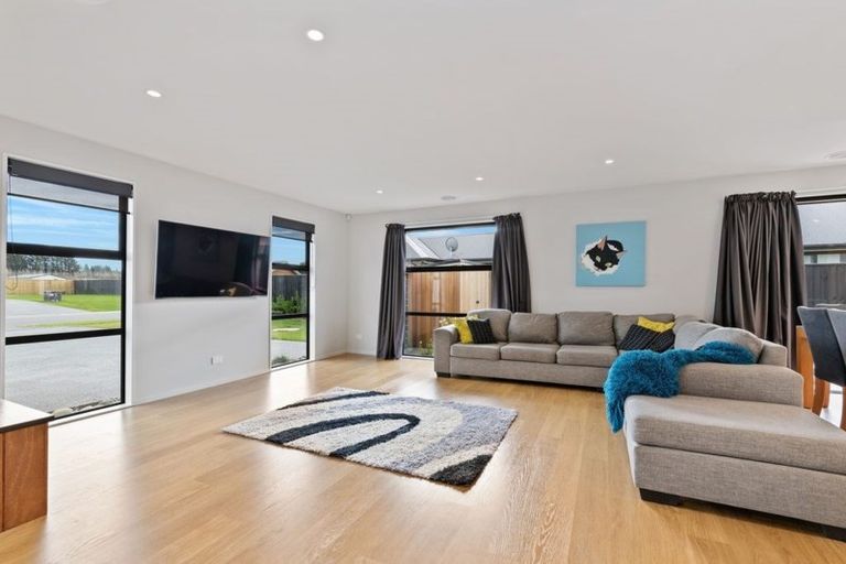 Photo of property in 31 Kingsdowne Drive, West Melton, 7618