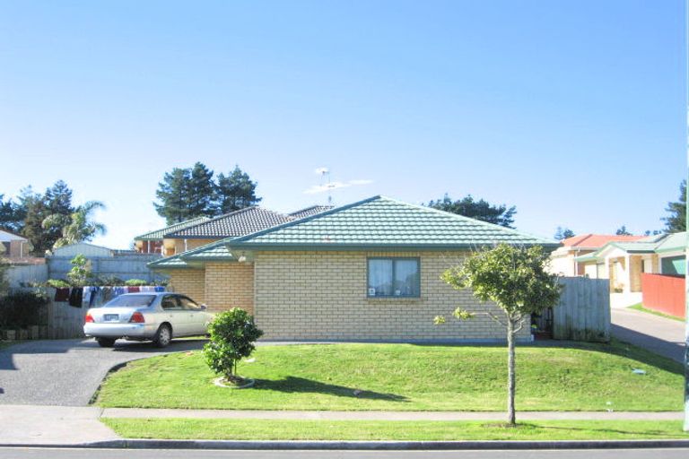 Photo of property in 14 Glenveagh Park Drive, Weymouth, Auckland, 2103