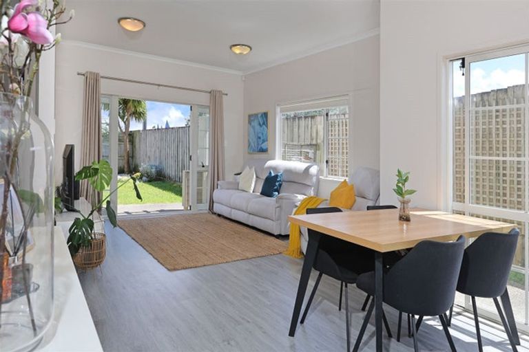 Photo of property in 36 Mulvaney Crescent, Henderson, Auckland, 0612