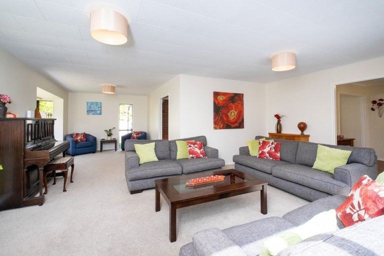 Photo of property in 9 Cumberland Rise, Taradale, Napier, 4112