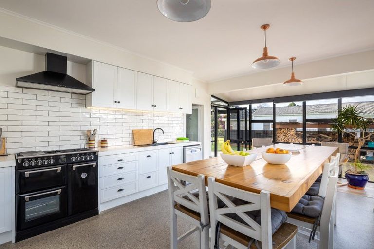 Photo of property in 19 Takiroa Street, Urenui, 4375