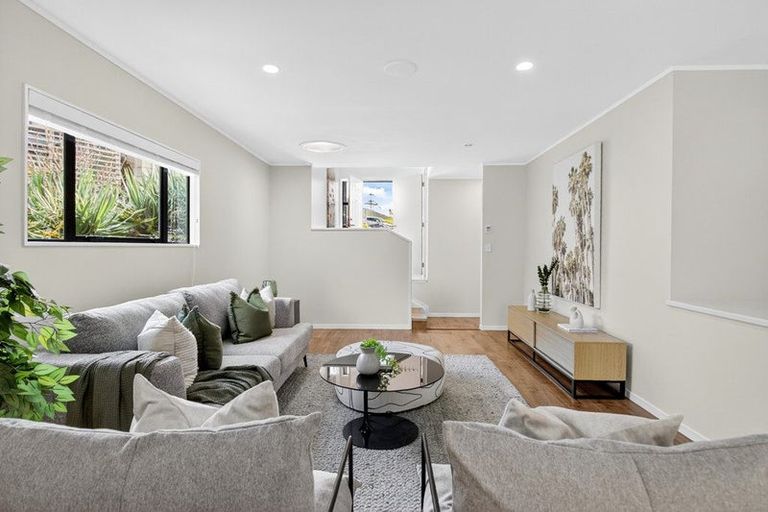 Photo of property in 11 Longview Rise, Massey, Auckland, 0614