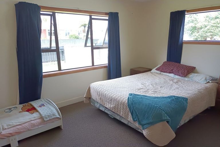 Photo of property in 74 Russell Street, Westport, 7825