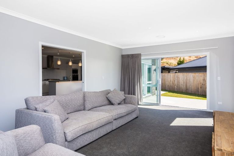 Photo of property in 65 Queen Charlotte Drive, Aotea, Porirua, 5024