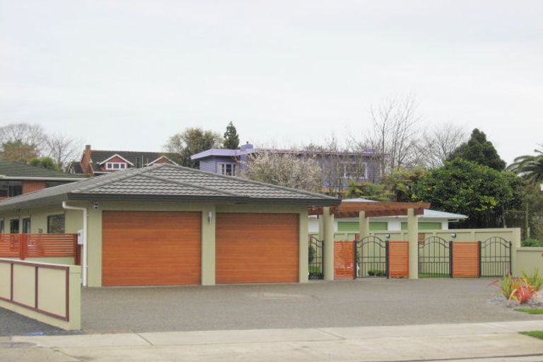 Photo of property in 357 Oxford Street, Levin, 5510