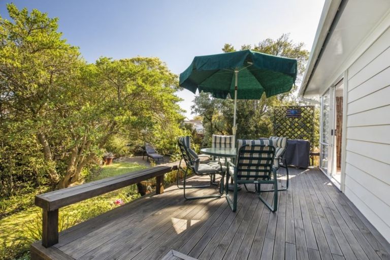 Photo of property in 25 Lipton Grove, Opaheke, Papakura, 2113