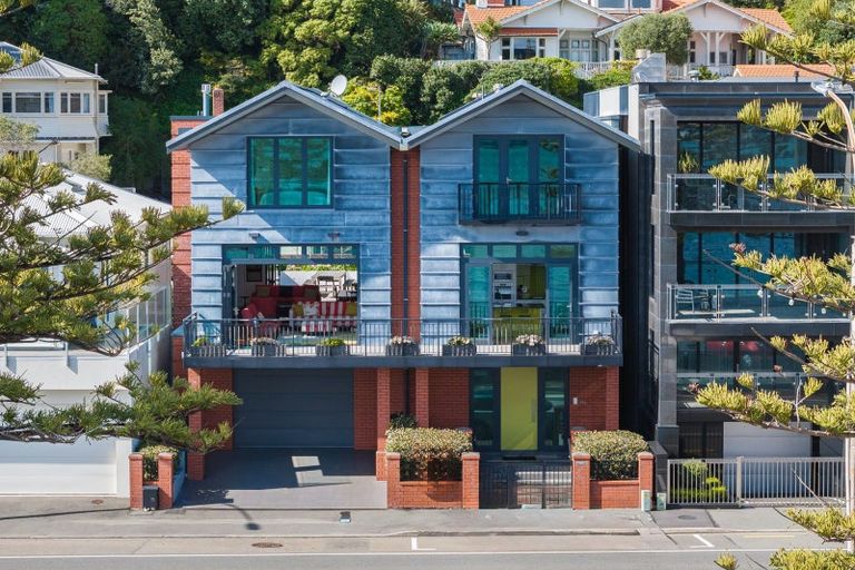 Photo of property in 286 Oriental Parade, Oriental Bay, Wellington, 6011