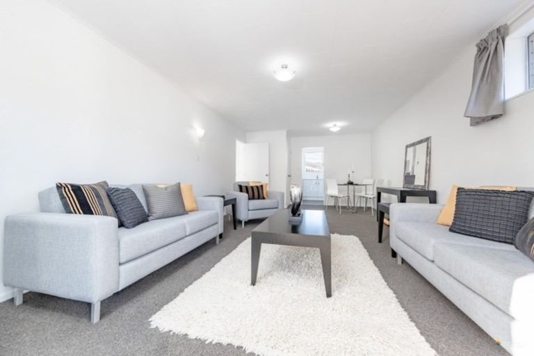 Photo of property in 35a Roband Crescent, Brown Owl, Upper Hutt, 5018