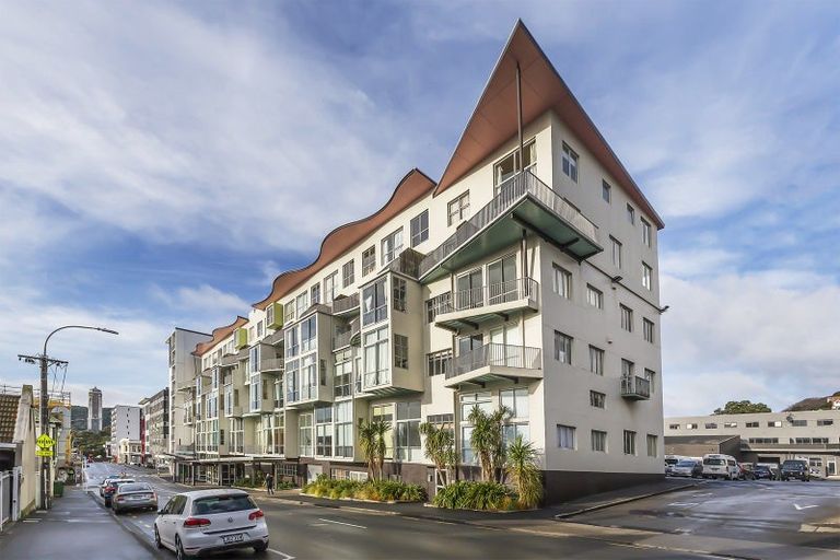 Photo of property in Qba Apartments, 4e/51 Webb Street, Mount Cook, Wellington, 6011