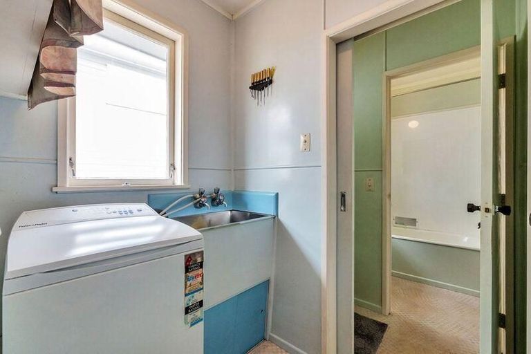 Photo of property in 19 Glendene Avenue, Glendene, Auckland, 0602