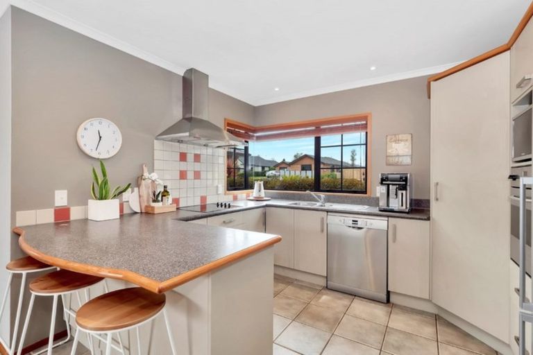 Photo of property in 19 Cranbrook Place, Rototuna North, Hamilton, 3210