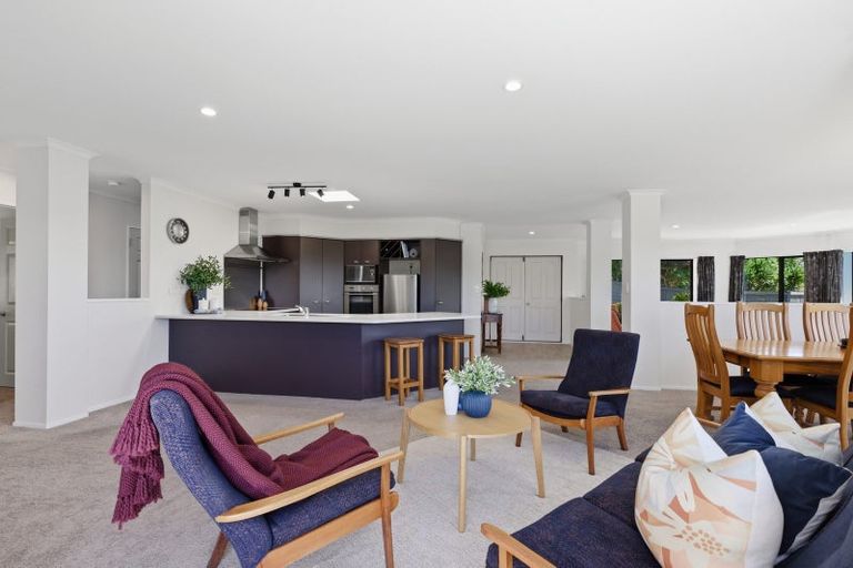 Photo of property in 15 Ashgrove Place, Ohauiti, Tauranga, 3112