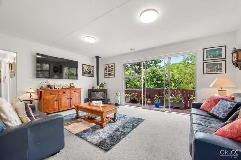 Photo of property in 14 Winchester Avenue, Pinehaven, Upper Hutt, 5019