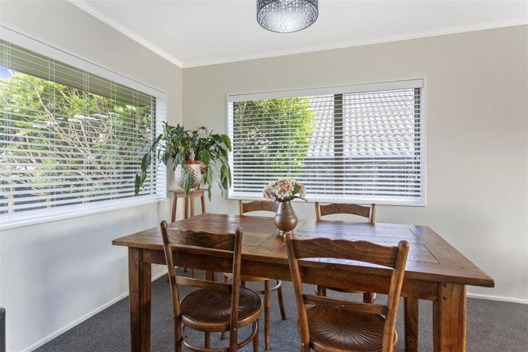 Photo of property in 13 Gilford Place, East Tamaki Heights, Auckland, 2016