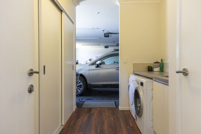 Photo of property in 7 Magnolia Rise, Waipahihi, Taupo, 3330