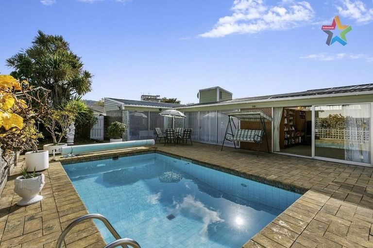 Photo of property in 20 Park Avenue, Epuni, Lower Hutt, 5011