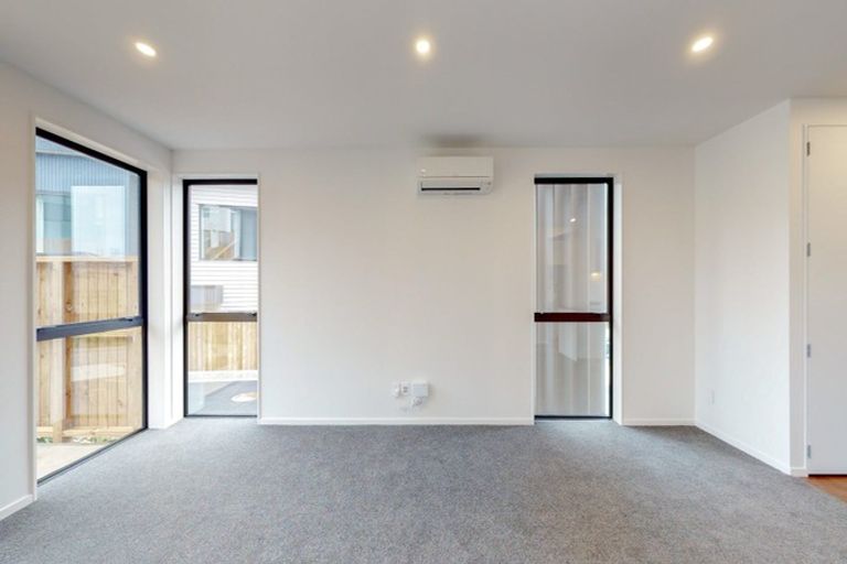 Photo of property in 7/62 Spenmoor Street, Newlands, Wellington, 6037