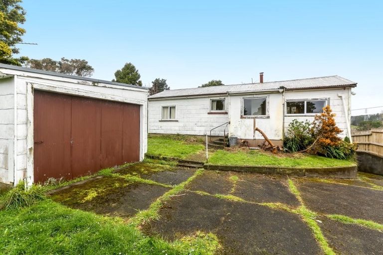 Photo of property in 33 Tarahua Road, Vogeltown, New Plymouth, 4310