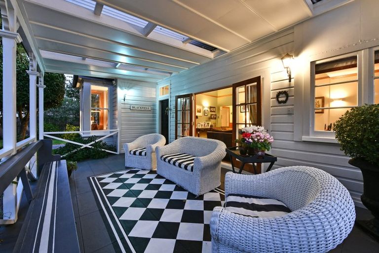 Photo of property in 2 Barton Road, Heretaunga, Upper Hutt, 5018