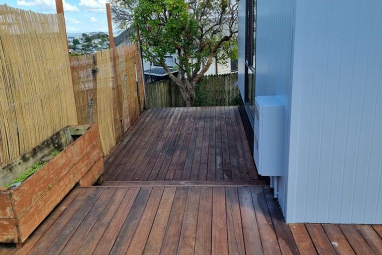 Photo of property in 2/15 Cyril Crescent, West Harbour, Auckland, 0618