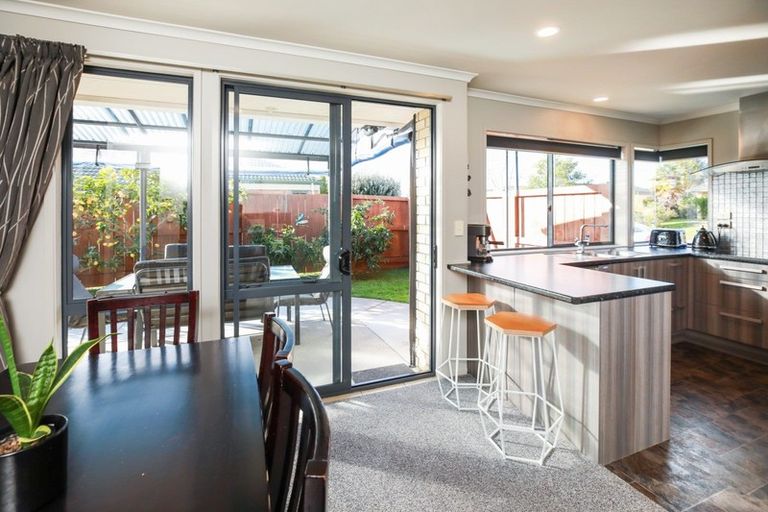 Photo of property in 5 Nobleman Place, Hamilton East, Hamilton, 3216