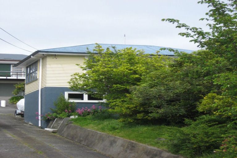 Photo of property in 34 Waikawa Road, Picton, 7220