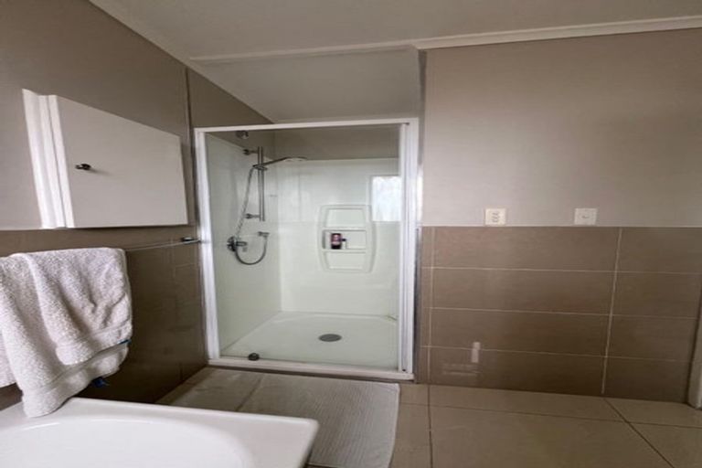 Photo of property in 17 Bradbury Road, Botany Downs, Auckland, 2010