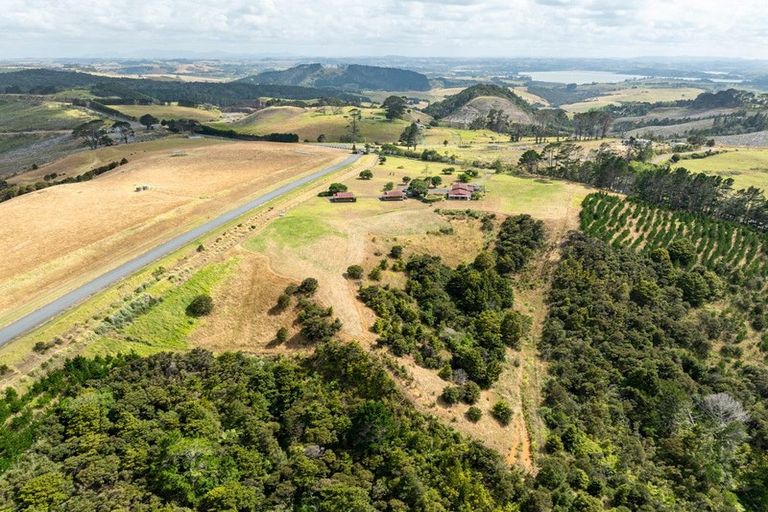 Photo of property in 986 Tinopai Road, Tinopai, Matakohe, 0593