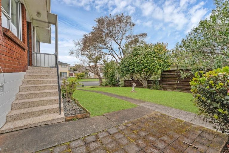 Photo of property in 1/60 Stanniland Street, Sunnyhills, Auckland, 2010