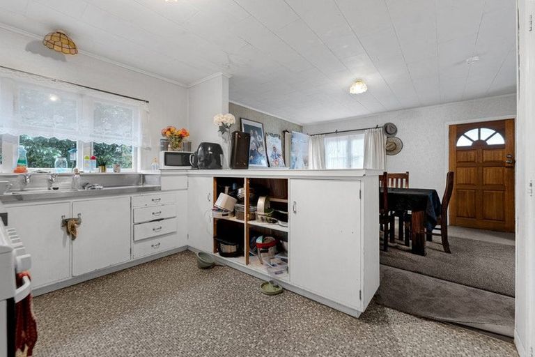 Photo of property in 81 Kayes Road, Pukekohe, 2120