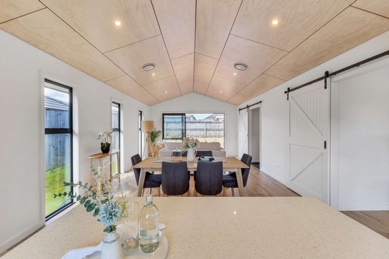 Photo of property in 11 Hamon Place, Pukehangi, Rotorua, 3015